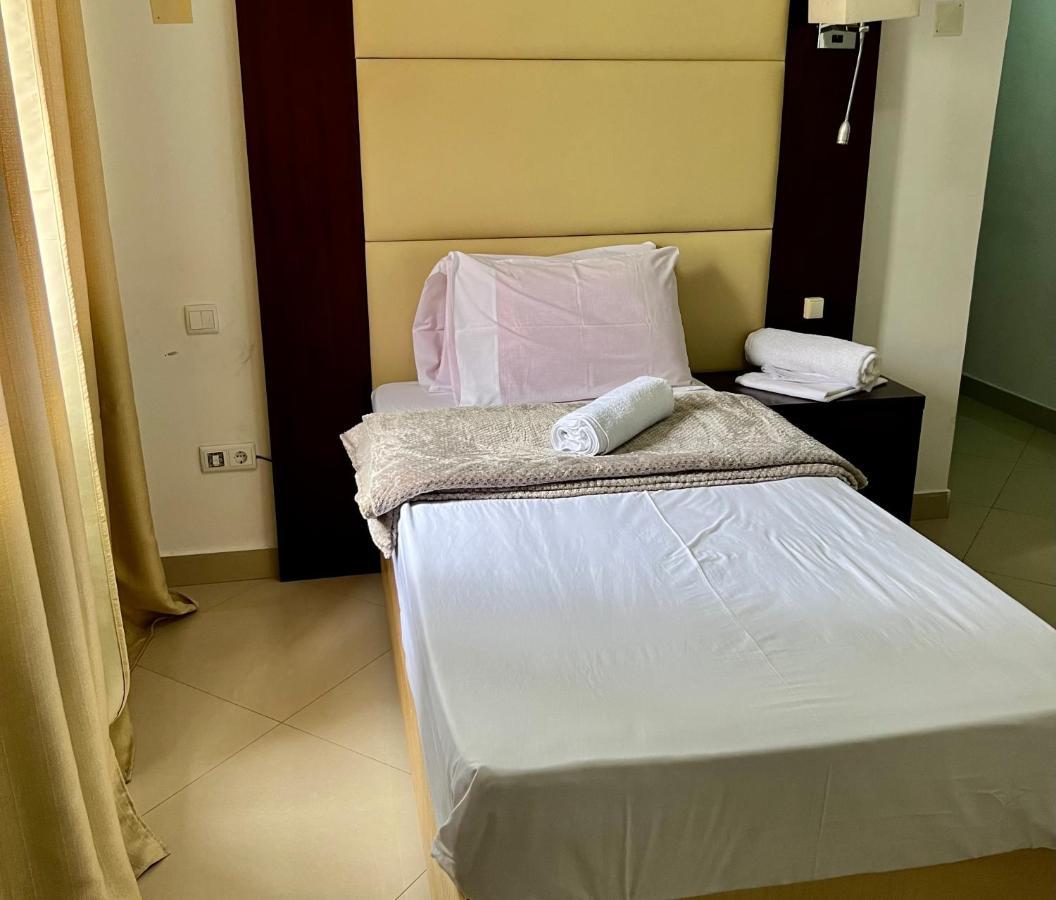 Guest House La Plaza Luanda Exterior foto