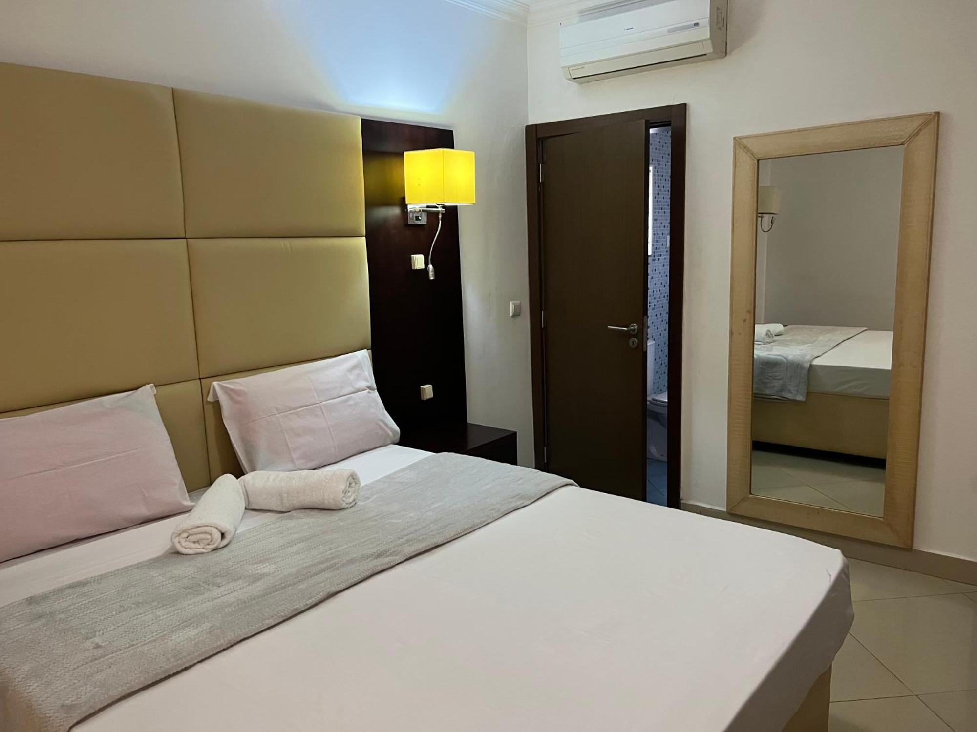 Guest House La Plaza Luanda Exterior foto